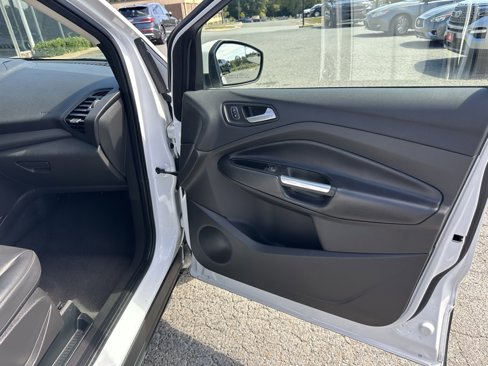Used 2019 Ford Escape SEL image 15