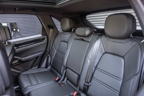 Certified 2023 Porsche Cayenne image 17