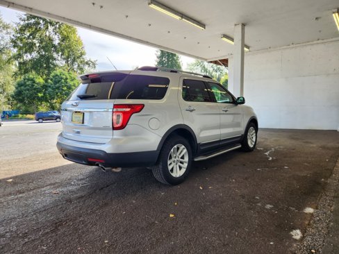 Used 2014 Ford Explorer XLT w/ Equipment Group 202A image 3