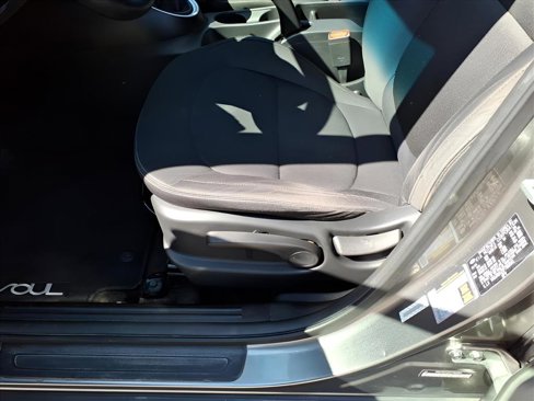 Used 2015 Kia Soul image 9