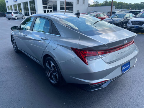 Certified 2023 Hyundai Elantra Limited w/ Preferred Accessory Package image 8