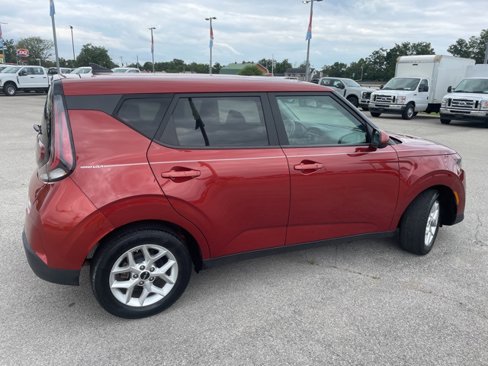 Used 2023 Kia Soul LX w/ LX Technology Package image 11