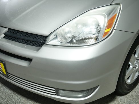 Used 2004 Toyota Sienna XLE image 16
