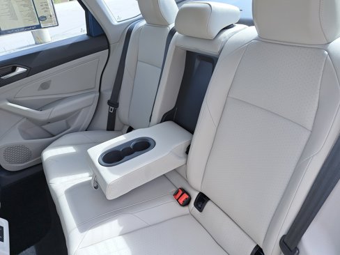 Used 2019 Volkswagen Jetta SE w/ Cold Weather Package image 13