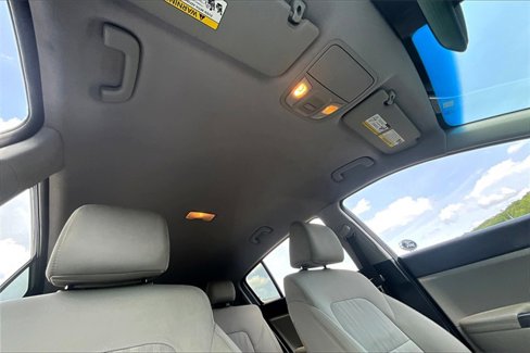 Used 2020 Kia Sportage LX image 17