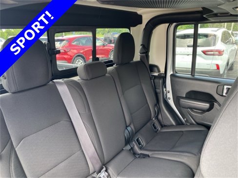 Used 2023 Jeep Gladiator Sport image 17