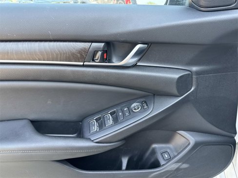 Used 2020 Honda Accord EX image 19