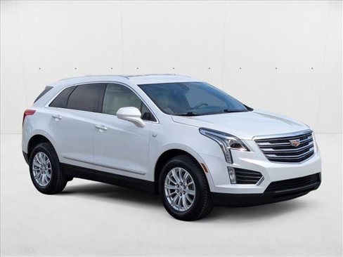 Used 2018 Cadillac XT5 FWD image 3