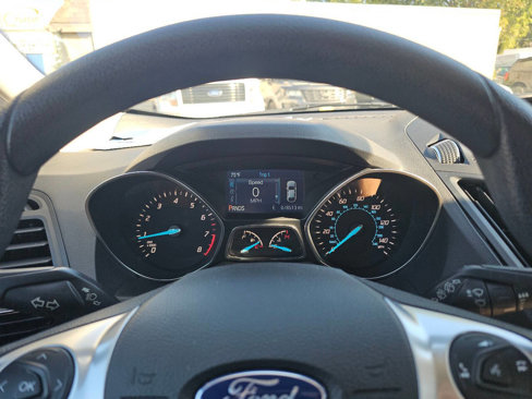 Used 2015 Ford Escape SE image 16