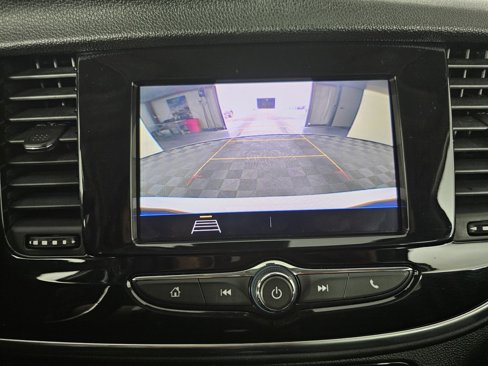 Used 2021 Buick Encore Preferred image 31