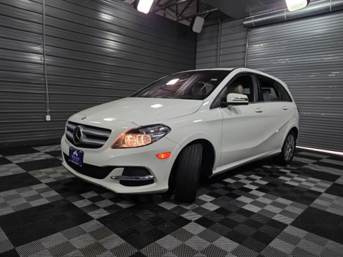 Used 2017 Mercedes-Benz B 250e image 41