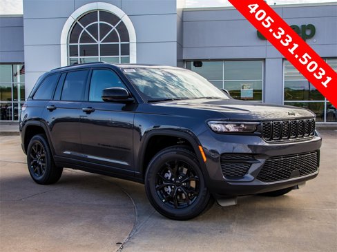 New 2025 Jeep Grand Cherokee Altitude image 2