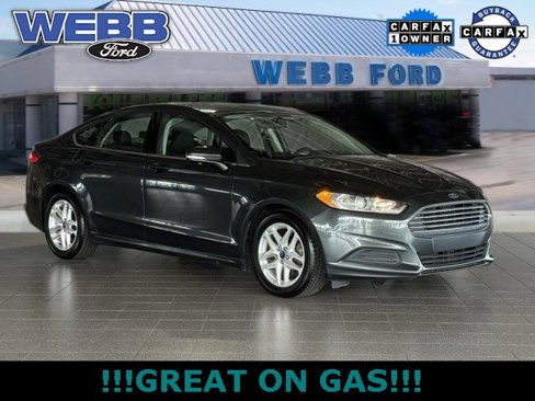 Used 2015 Ford Fusion SE image 1