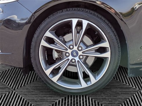 Used 2019 Ford Fusion Titanium image 9