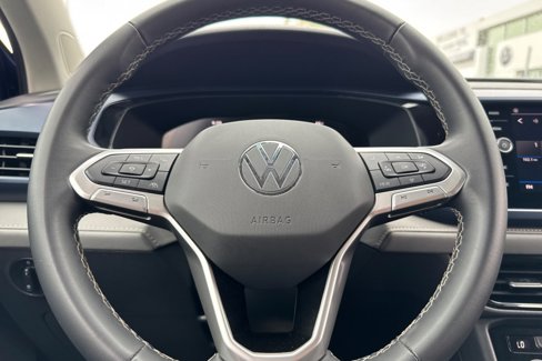 Used 2024 Volkswagen Taos SE image 23
