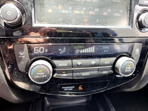 Used 2018 Nissan Rogue SL image 23