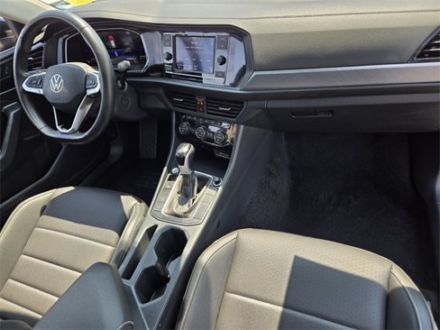 Used 2024 Volkswagen Jetta SE image 17