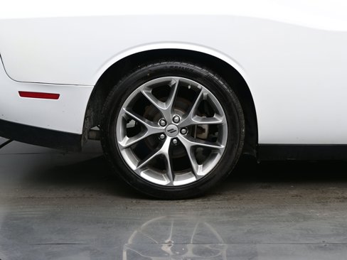 Used 2022 Dodge Challenger GT image 9