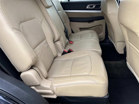 Used 2016 Ford Explorer XLT w/ Equipment Group 202A image 12