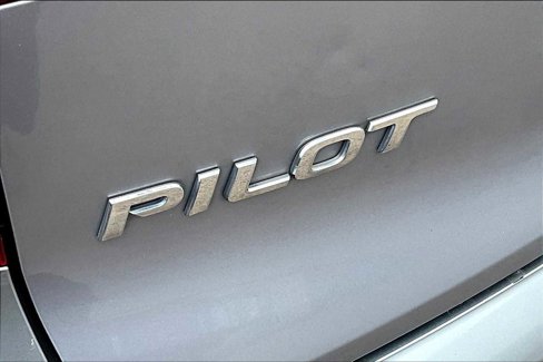 Used 2018 Honda Pilot Touring image 30