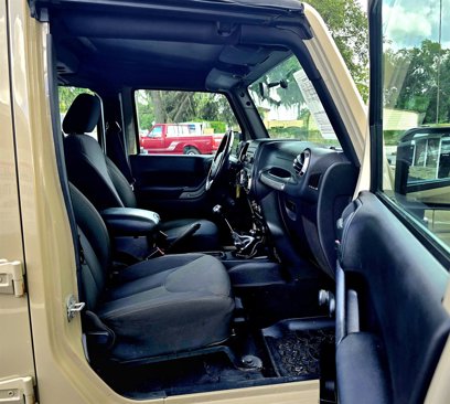 Used 2016 Jeep Wrangler Unlimited Sport w/ Connectivity Group image 26