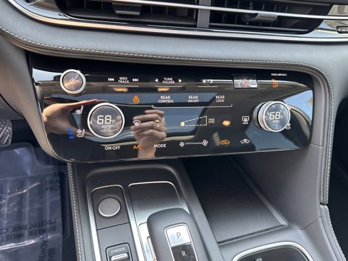 New 2025 INFINITI QX60 Luxe image 24