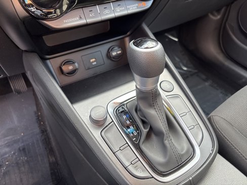 Used 2023 Hyundai Kona SEL image 17