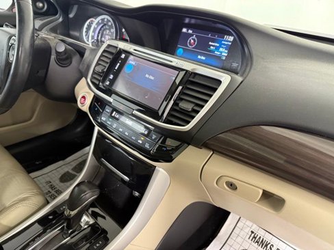 Used 2017 Honda Accord EX-L image 40