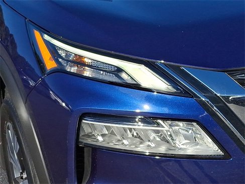 Used 2022 Nissan Rogue SV image 9