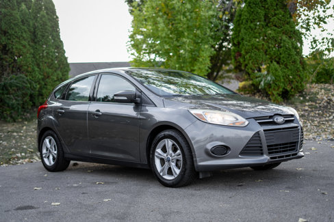 Used 2014 Ford Focus SE w/ SE Winter Package image 3
