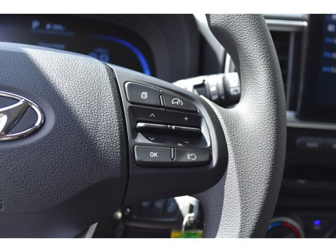New 2025 Hyundai Venue SE image 20