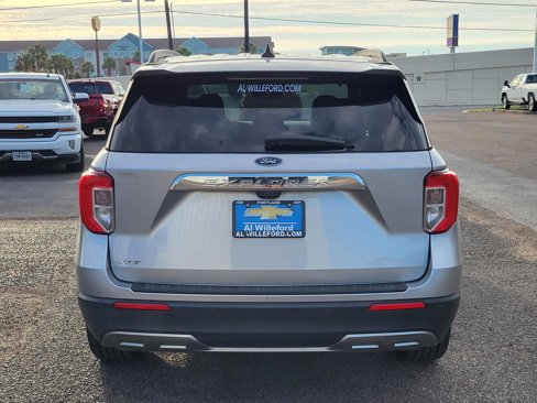 Used 2021 Ford Explorer XLT w/ Equipment Group 202A image 4