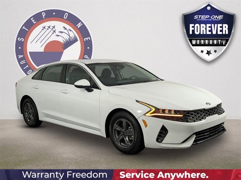 Used 2021 Kia K5 LX image 1