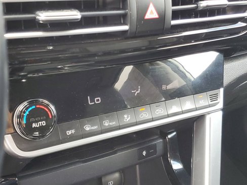 Used 2021 Kia Seltos EX image 21