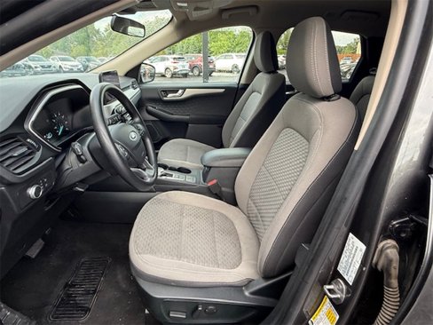 Used 2020 Ford Escape SE image 13