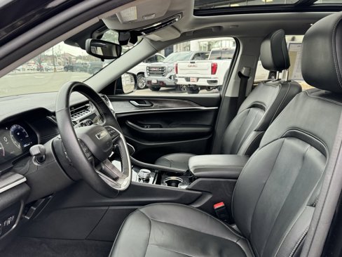 Used 2022 Jeep Grand Cherokee Limited image 23