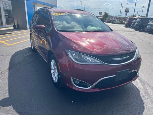 Used 2018 Chrysler Pacifica Touring-L w/ Tire & Wheel Group image 7