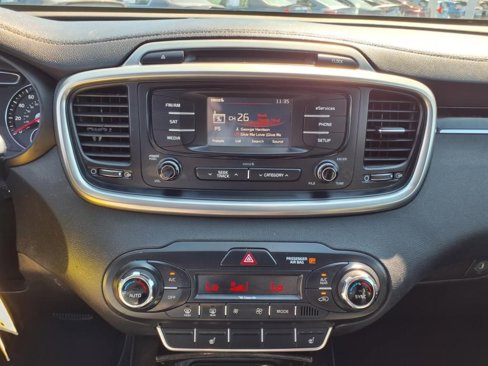 Used 2016 Kia Sorento EX image 11