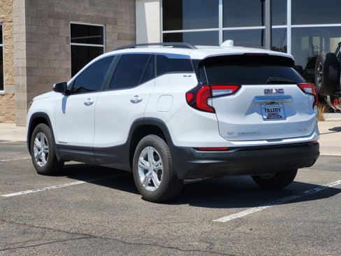 Used 2023 GMC Terrain SLE w/ Driver Convenience Package image 5