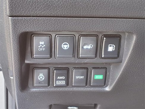 Certified 2020 Nissan Rogue SV w/ Premium Package image 16