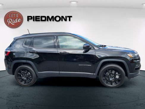 New 2026 Jeep Compass Latitude image 5