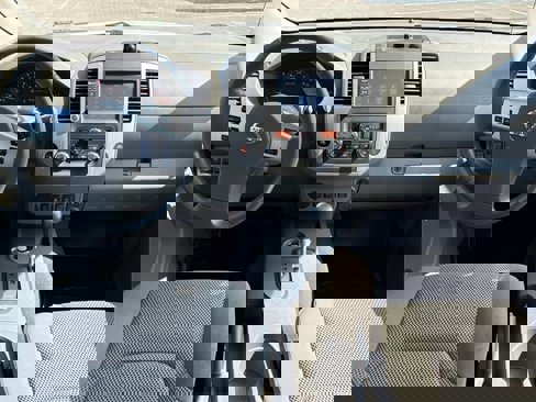 Used 2020 Nissan Frontier SV w/ Midnight Edition Floor Mats image 15