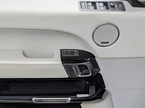 Used 2016 Land Rover Range Rover Supercharged image 14