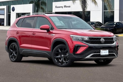 Used 2022 Volkswagen Taos SE image 2