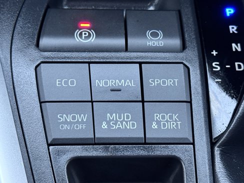 Used 2020 Toyota RAV4 XLE Premium image 25