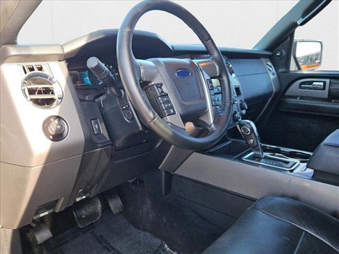 Used 2016 Ford Expedition Platinum image 10