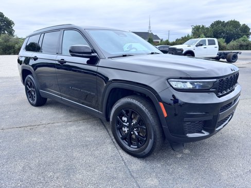 Certified 2024 Jeep Grand Cherokee L Laredo image 4