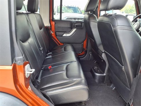Used 2014 Jeep Wrangler Unlimited Rubicon w/ Connectivity Group image 13