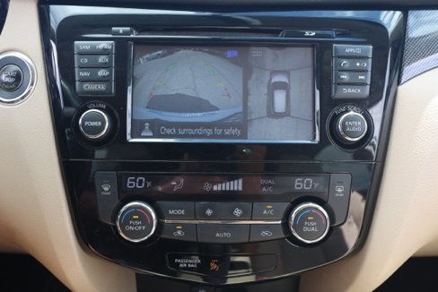 Used 2016 Nissan Rogue SL w/ SL Premium Package image 30