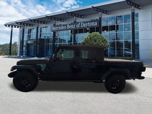 Used 2021 Jeep Gladiator Willys image 7